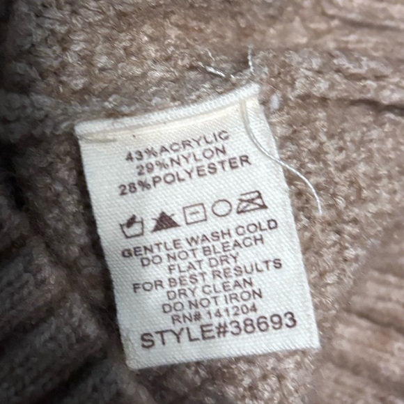 NWT Hem & Thread Fringe V-Paneled Turtleneck Sweater - Taupe Large - Picture 8 of 8